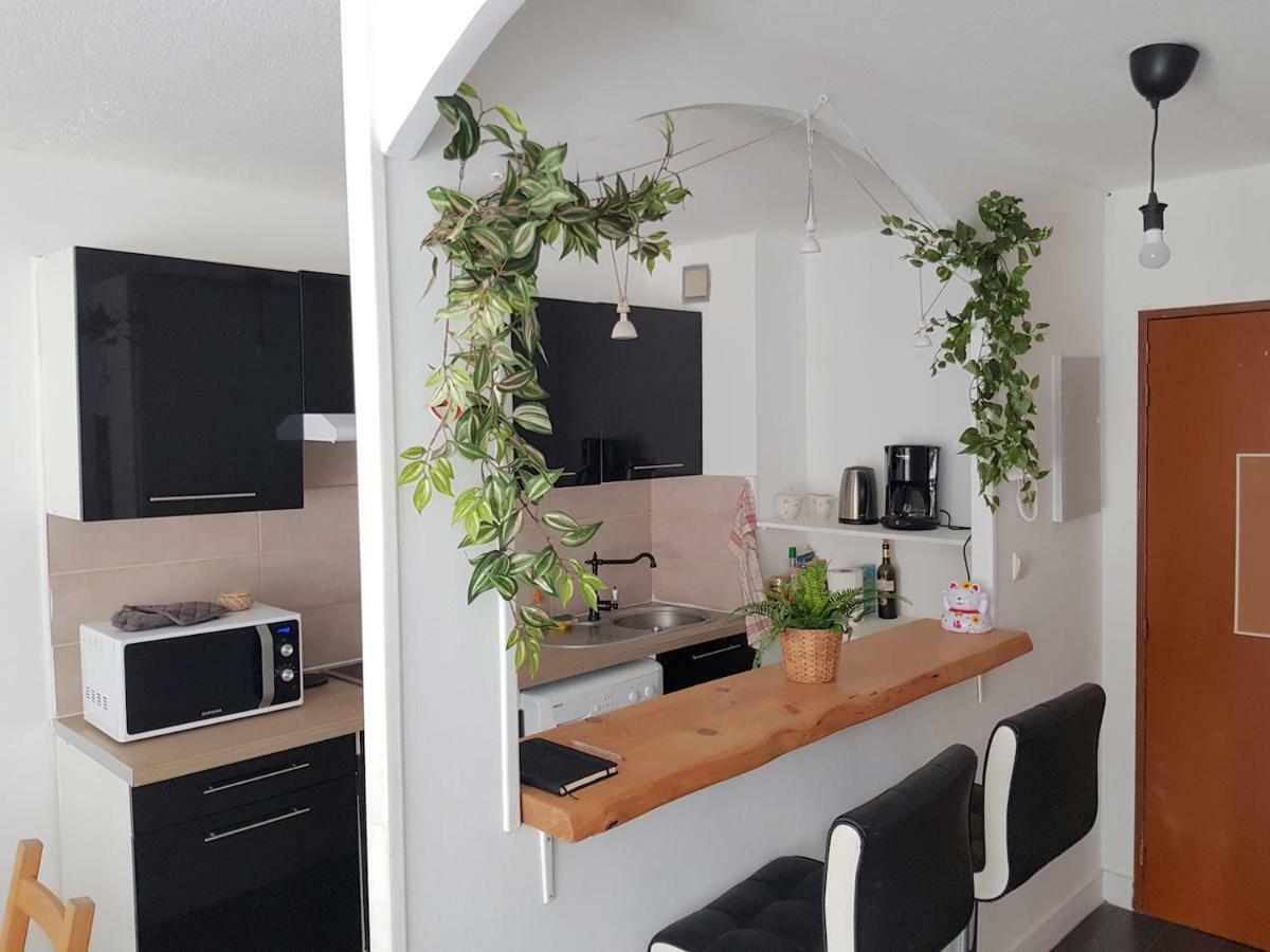 Au Petit Thai - T2 Avec Balcon - Montpellier Centre Apartment Bagian luar foto