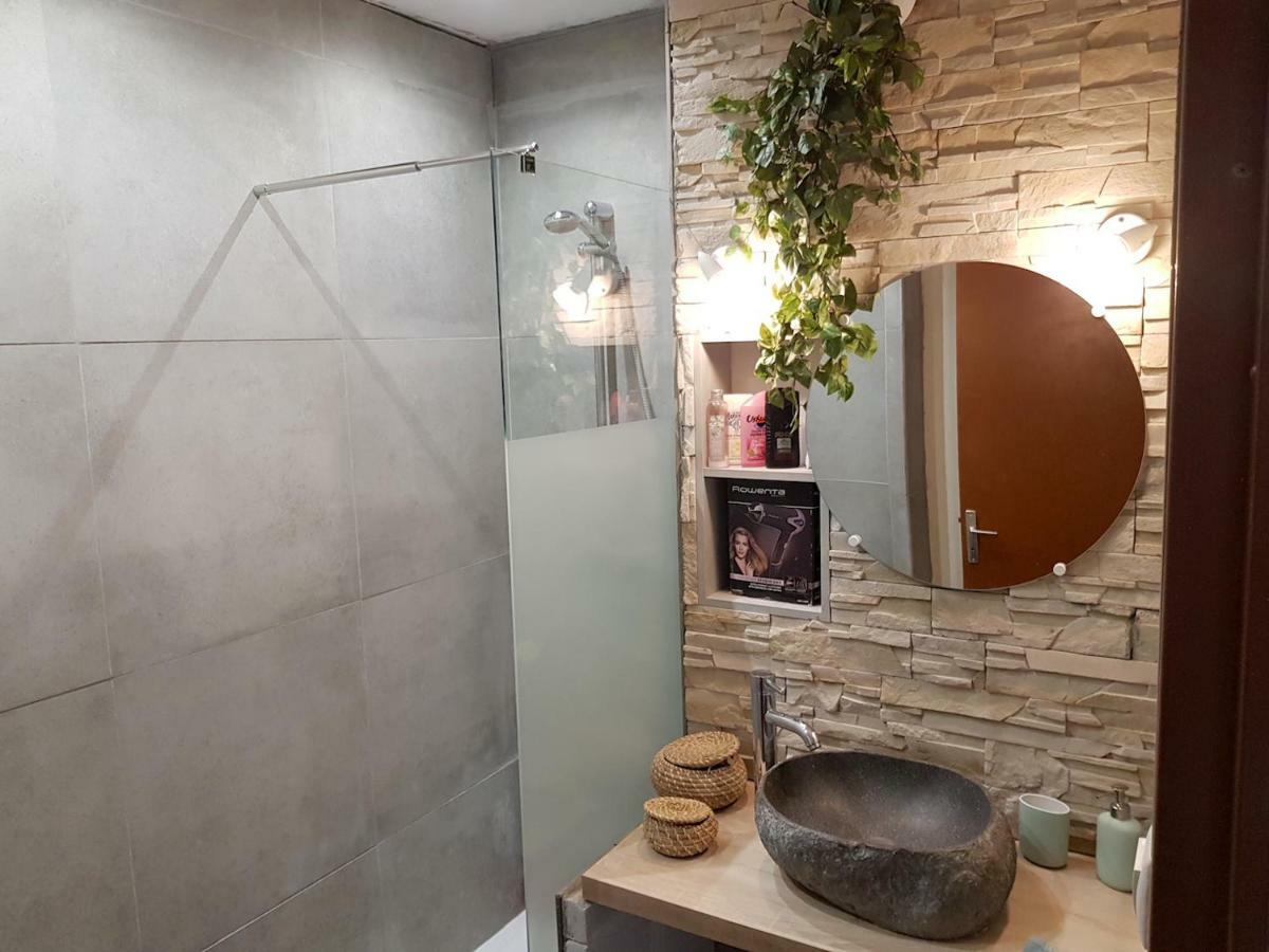 Au Petit Thai - T2 Avec Balcon - Montpellier Centre Apartment Bagian luar foto